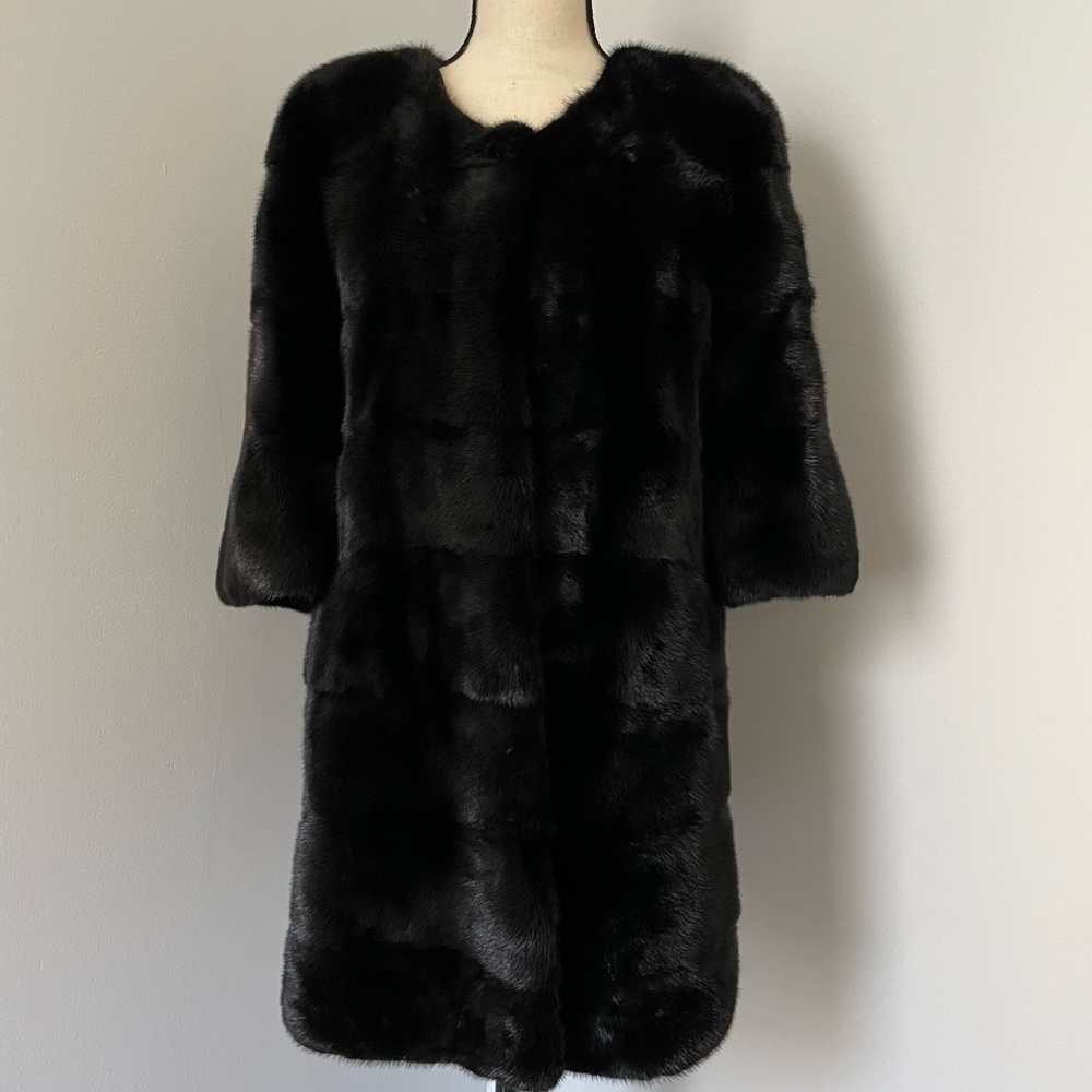 Stylish modern mink coat - Picture 6 of 12